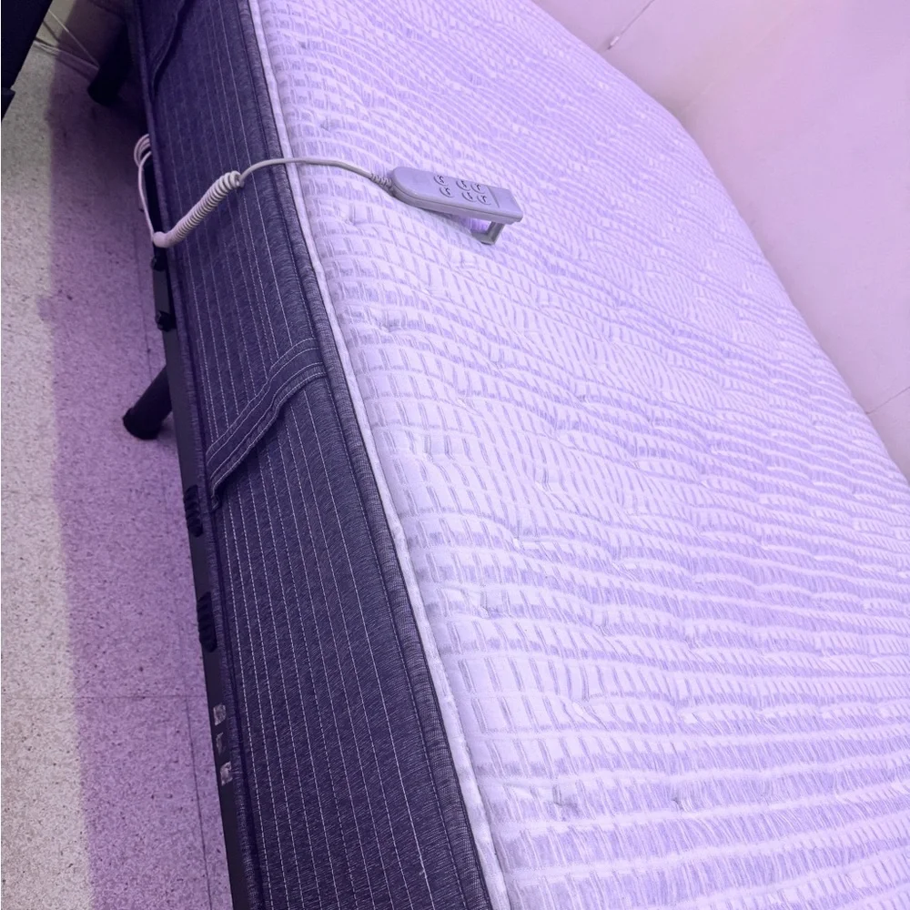 Queen size Mattress with adjustable frame